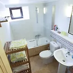 Hébergement de vacances Steinhaus In Leonido Mit Parkplatz By Interhome