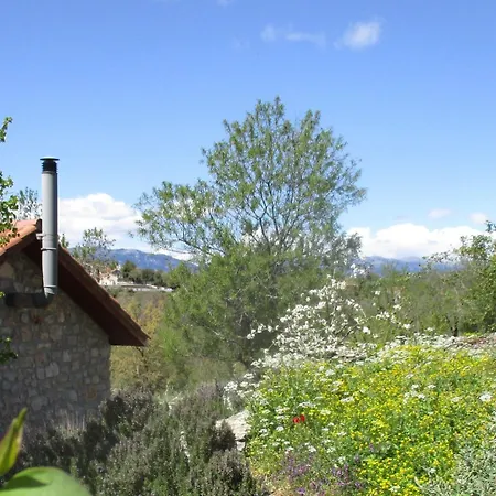 Casa de Férias Steinhaus In Leonido Mit Parkplatz By Interhome