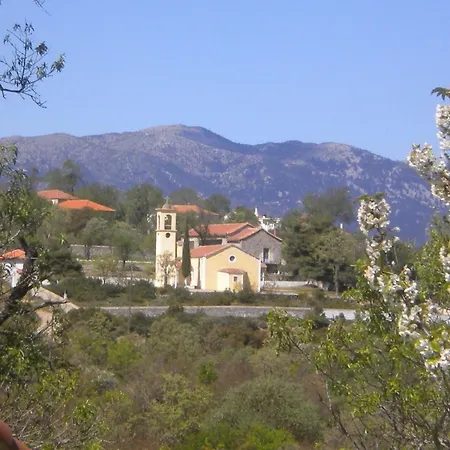Casa de Férias Steinhaus In Leonido Mit Parkplatz By Interhome *