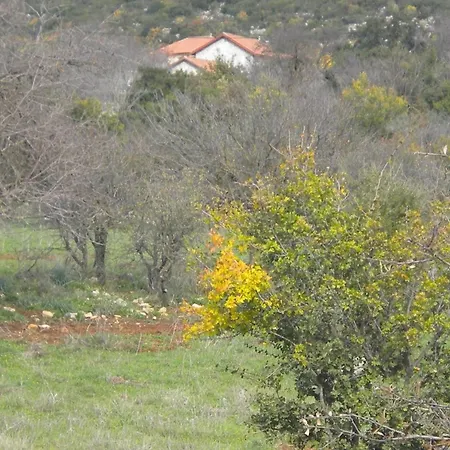 Steinhaus In Leonido Mit Parkplatz By Interhome 度假居 利昂尼迪翁