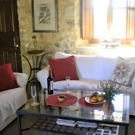 Steinhaus In Leonido Mit Parkplatz By Interhome 度假居