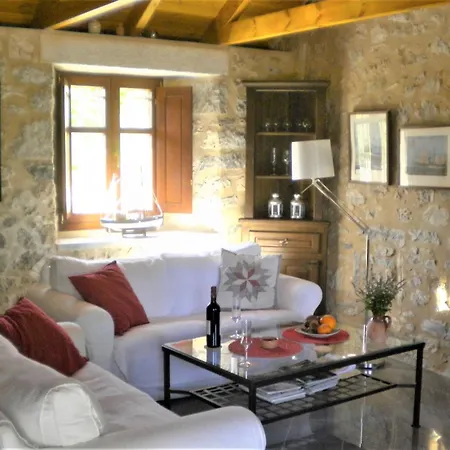 Casa de Férias Steinhaus In Leonido Mit Parkplatz By Interhome *