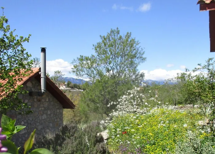 Casa de Férias Steinhaus In Leonido Mit Parkplatz By Interhome