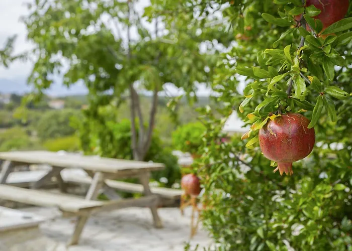 Casa de Férias Steinhaus In Leonido Mit Parkplatz By Interhome