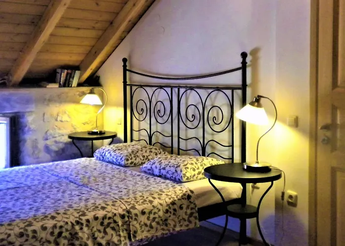 Casa de Férias Steinhaus In Leonido Mit Parkplatz By Interhome