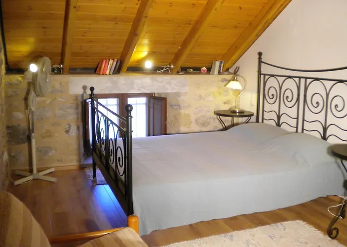 Steinhaus In Leonido Mit Parkplatz By Interhome *