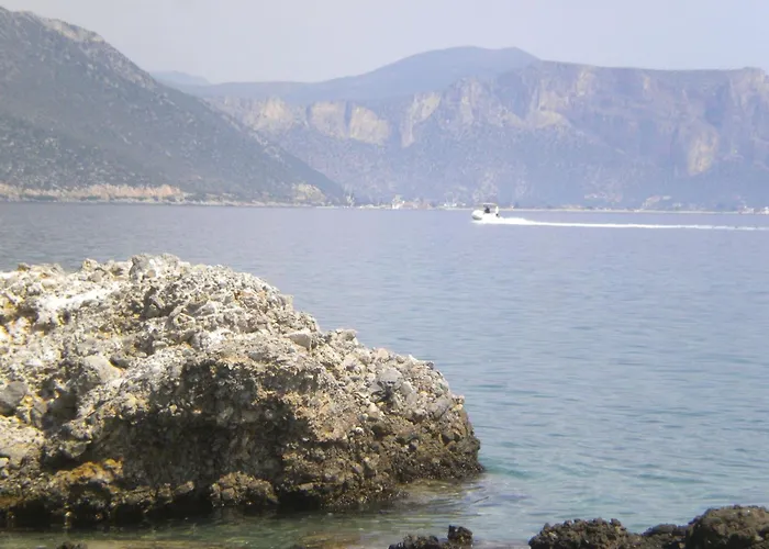 Casa de Férias Steinhaus In Leonido Mit Parkplatz By Interhome Leonídion